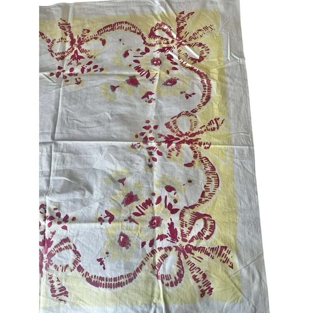 Vintage Floral Tablecloth 37.25" X 33.5" Red & Yellow On White Cotton MCM GUC - Picture 7 of 12
